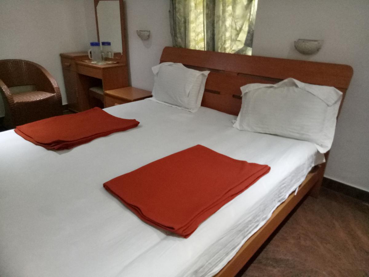 Grand International Hotel Ероде Екстериор снимка